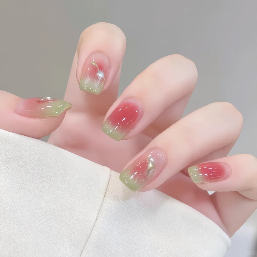 Glossy red and olive green ombre manicure on square nails